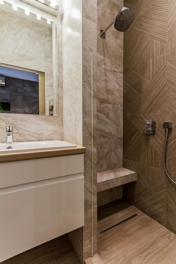 Chain Bridge Studio Apartment بودابست المظهر الخارجي الصورة