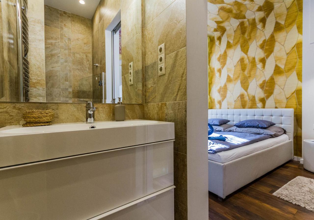 Chain Bridge Studio Apartment بودابست المظهر الخارجي الصورة